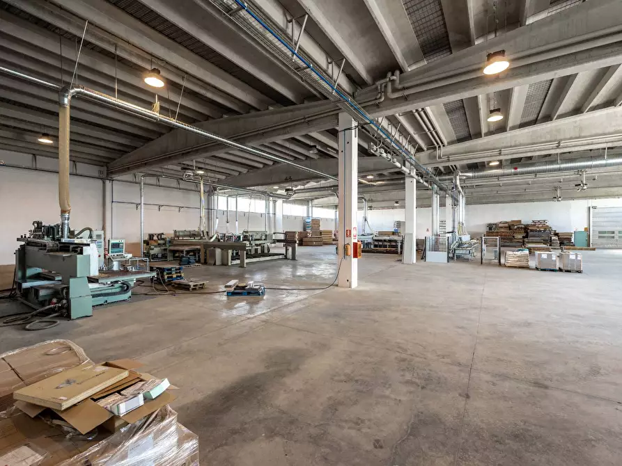 Immagine 27 di Capannone industriale in affitto  in Strada della Maniga a Sommariva Del Bosco