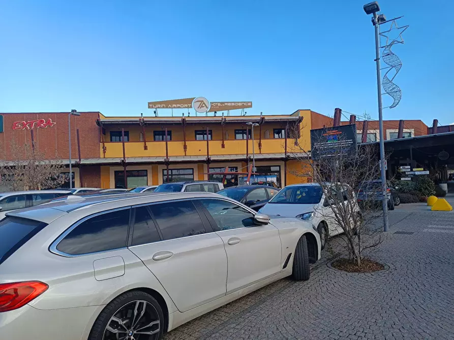 Immagine 13 di Attività commerciale in affitto  in Via Torino 168 a Ala Di Stura