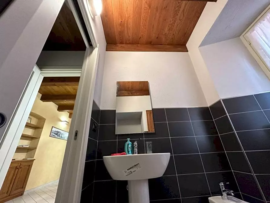 Immagine 27 di Appartamento in vendita  in Torino 11 a Dronero