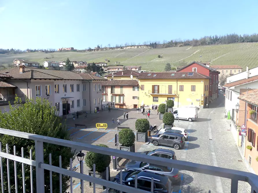 Immagine 1 di Palazzo in vendita  in Via Roma a Barolo