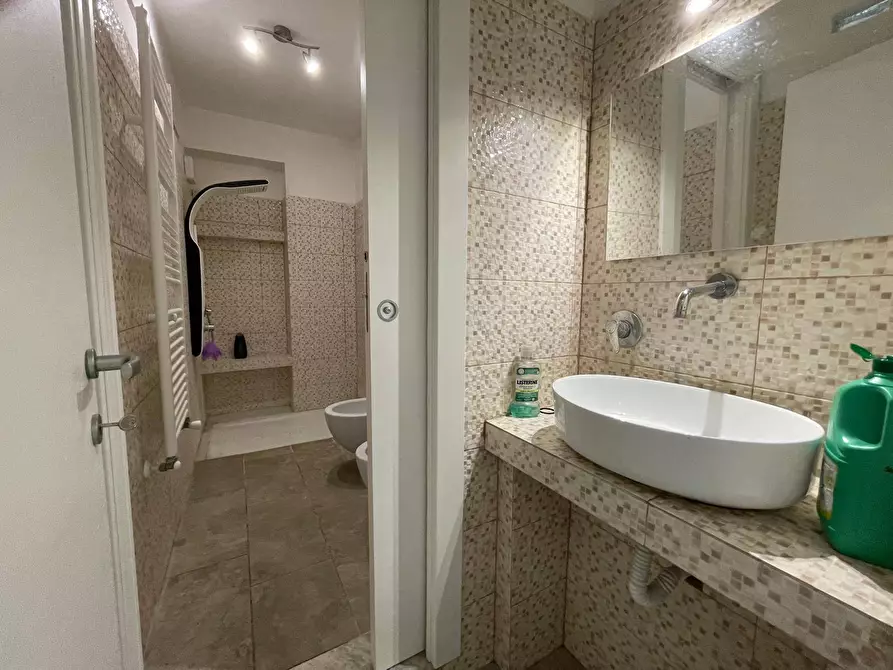 Immagine 15 di Appartamento in vendita  in Strada Comunale Di Cavoretto 70 a Torino