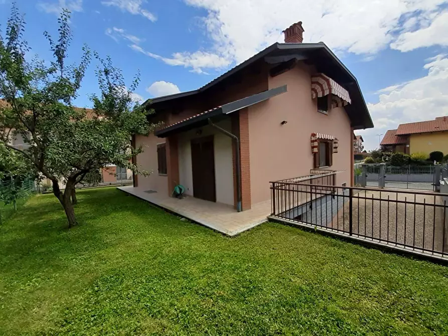 Immagine 3 di Villa in vendita  in Via Verdi 4 a Ala Di Stura