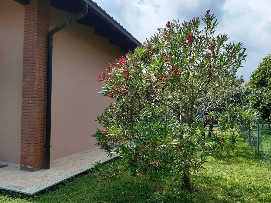 Immagine 33 di Villa in vendita  in Via Verdi 4 a Ala Di Stura
