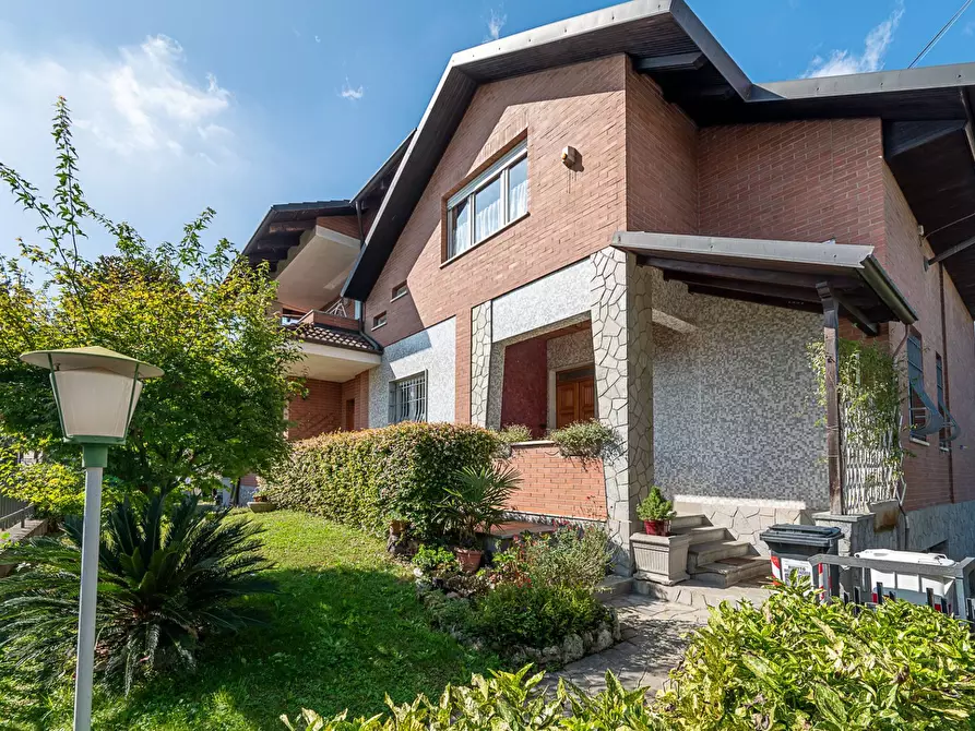 Immagine 1 di Villa in vendita  in Via Villa 14 a Alpignano