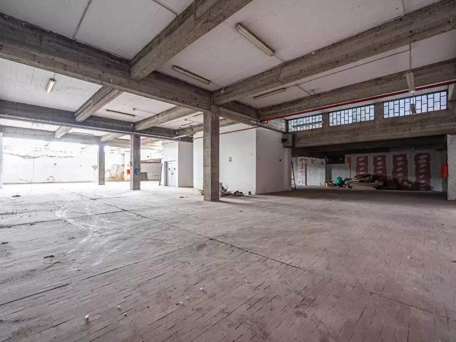 Immagine 15 di Palazzo in affitto  in Via Poliziano a Torino