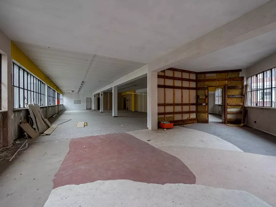 Immagine 21 di Palazzo in affitto  in Via Poliziano a Torino