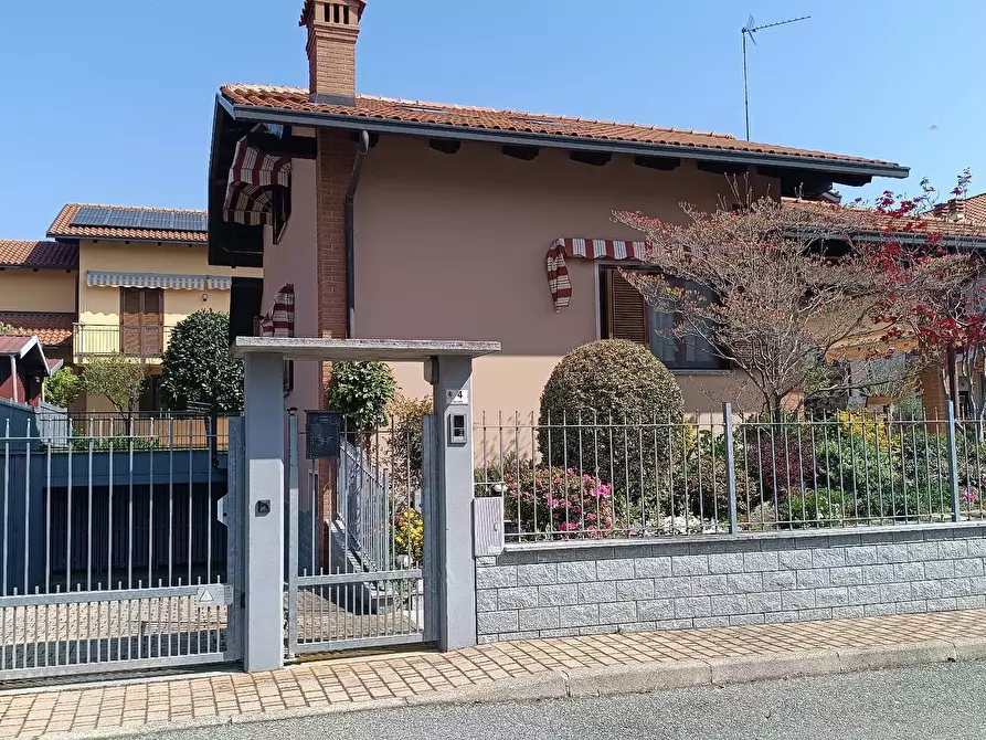 Immagine 35 di Villa in vendita  in Via Verdi 4 a Ala Di Stura