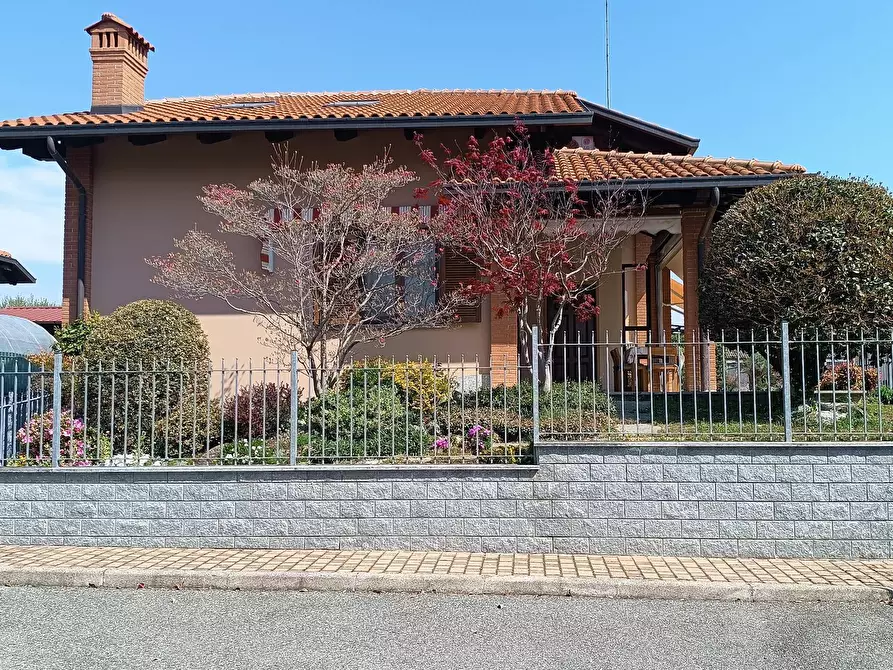Immagine 1 di Villa in vendita  in Via Verdi 4 a Ala Di Stura