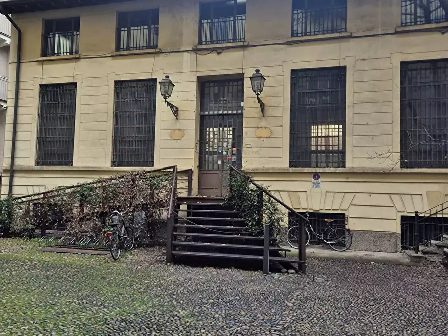 Immagine 12 di Locale commerciale in affitto  in Piazza Venticinque Aprile a Milano