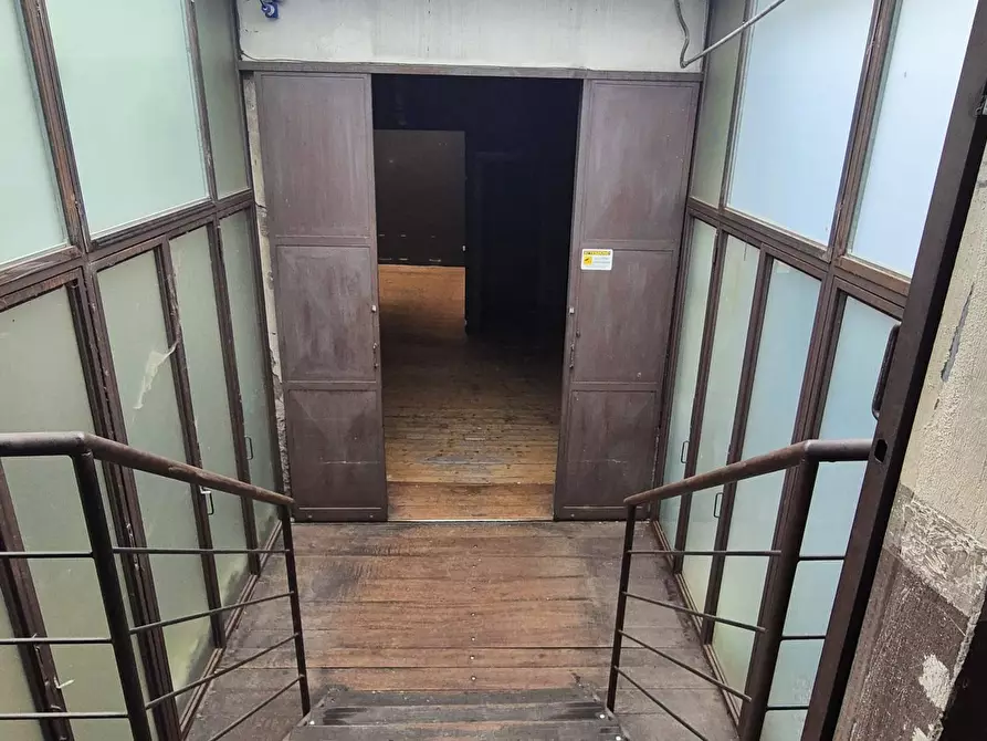 Immagine 13 di Locale commerciale in affitto  in Piazza Venticinque Aprile a Milano