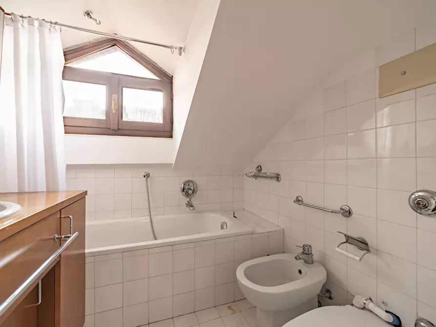 Immagine 23 di Villa in affitto  in Via Francesco Reina 27 a Milano