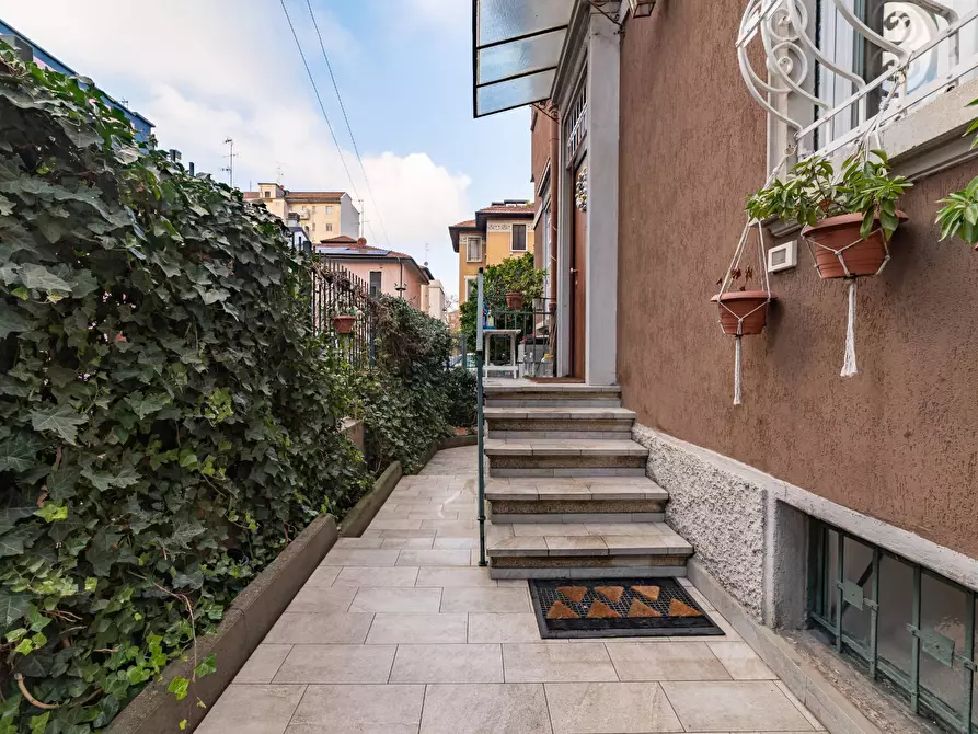 Immagine 28 di Villa in affitto  in Via Francesco Reina 27 a Milano