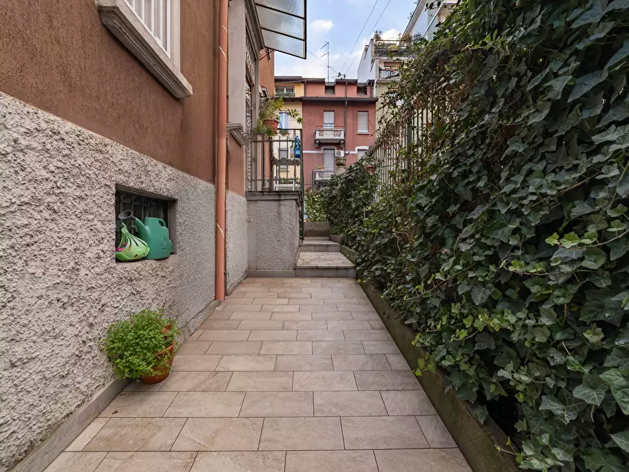 Immagine 28 di Villa in affitto  in Via Francesco Reina 27 a Milano