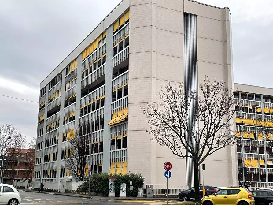 Immagine 1 di Box auto in vendita  in Via Roma 6 - 8 a Collegno