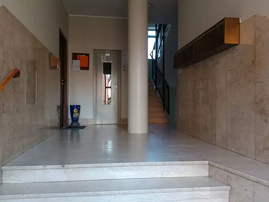 Immagine 5 di Appartamento in vendita  in VIA MONTEBELLO 20 a Ala Di Stura