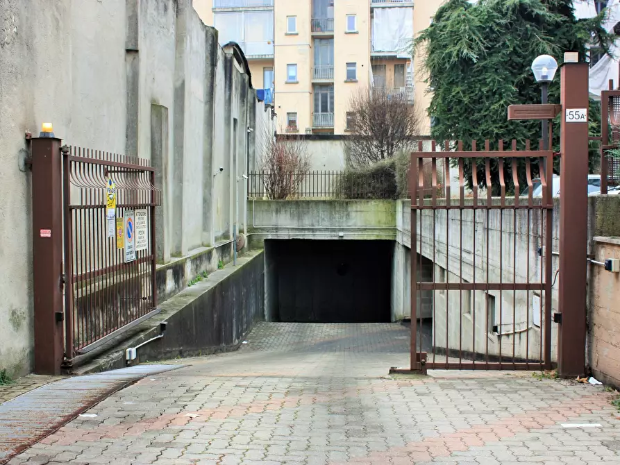 Immagine 3 di Box auto in vendita  in Via Don Giovanni Bosco 55 a Torino