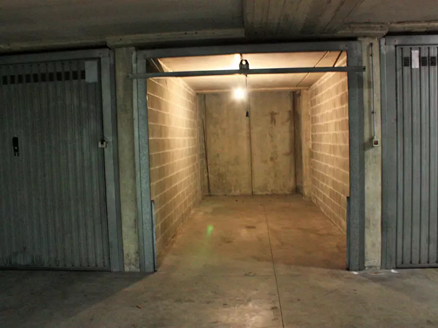 Immagine 8 di Box auto in vendita  in Via Don Giovanni Bosco 55 a Torino