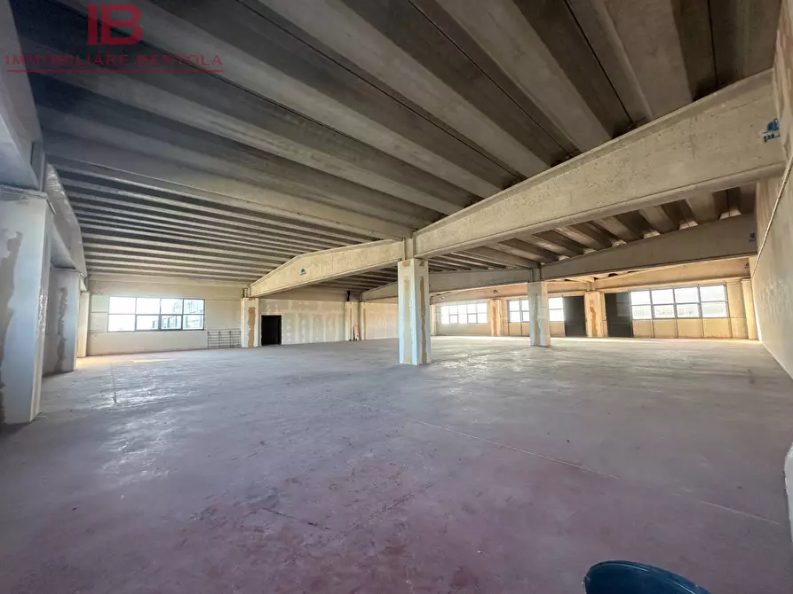 Immagine 5 di Locale commerciale in affitto  in Porta Rossa 1 a Cuneo