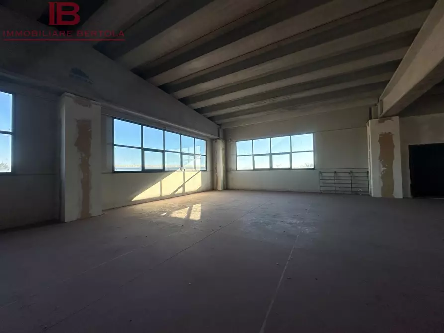 Immagine 9 di Locale commerciale in affitto  in Porta Rossa 1 a Cuneo