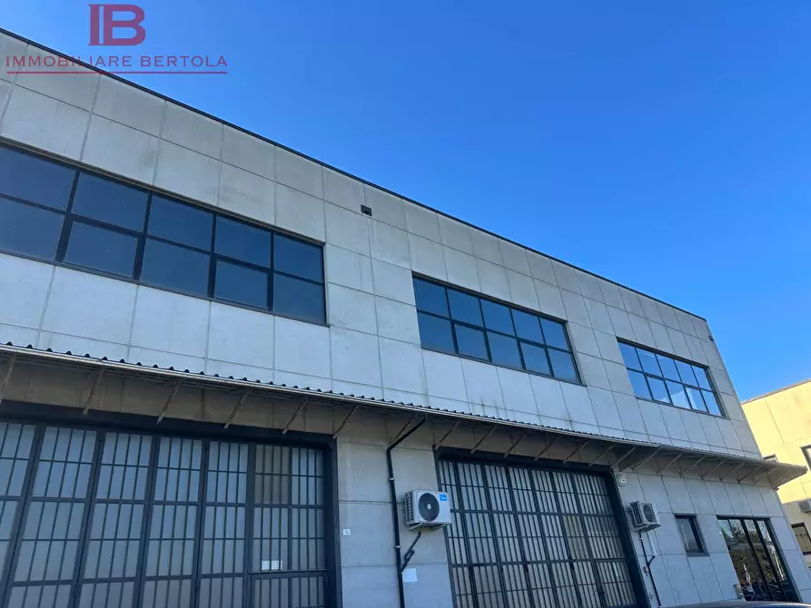 Immagine 11 di Locale commerciale in affitto  in Porta Rossa 1 a Cuneo