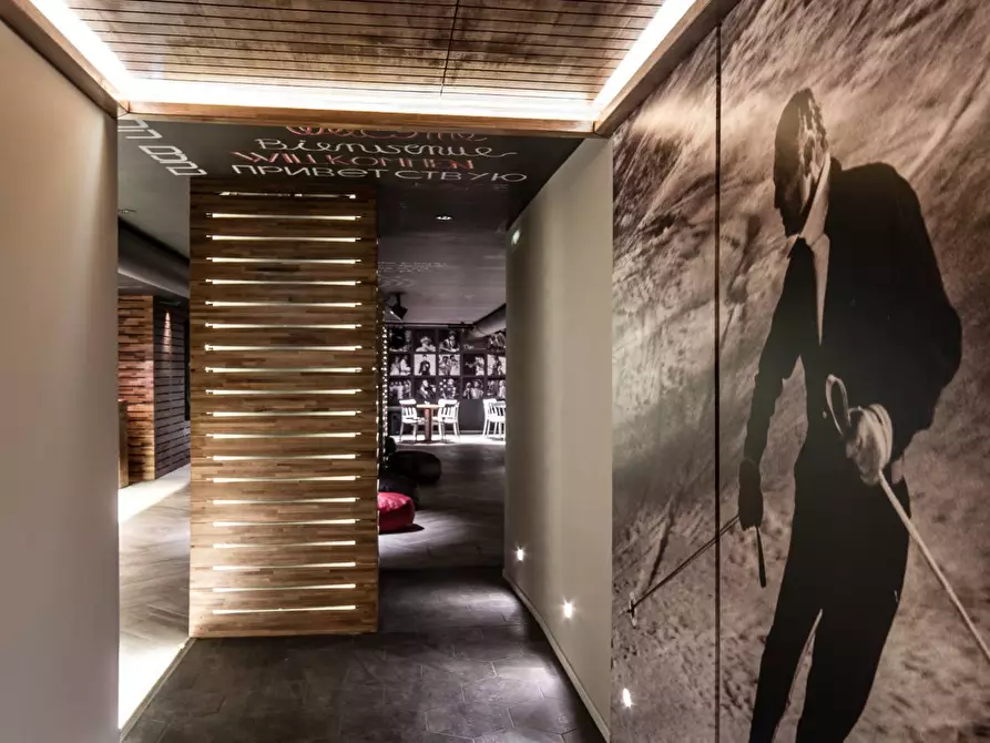 Immagine 3 di Locale commerciale in vendita  in PIAZZA AGNELLI 2 a Sestriere