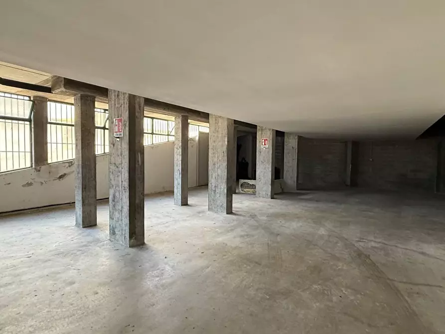 Immagine 8 di Magazzino in vendita  in corso Torino 34 a Asti
