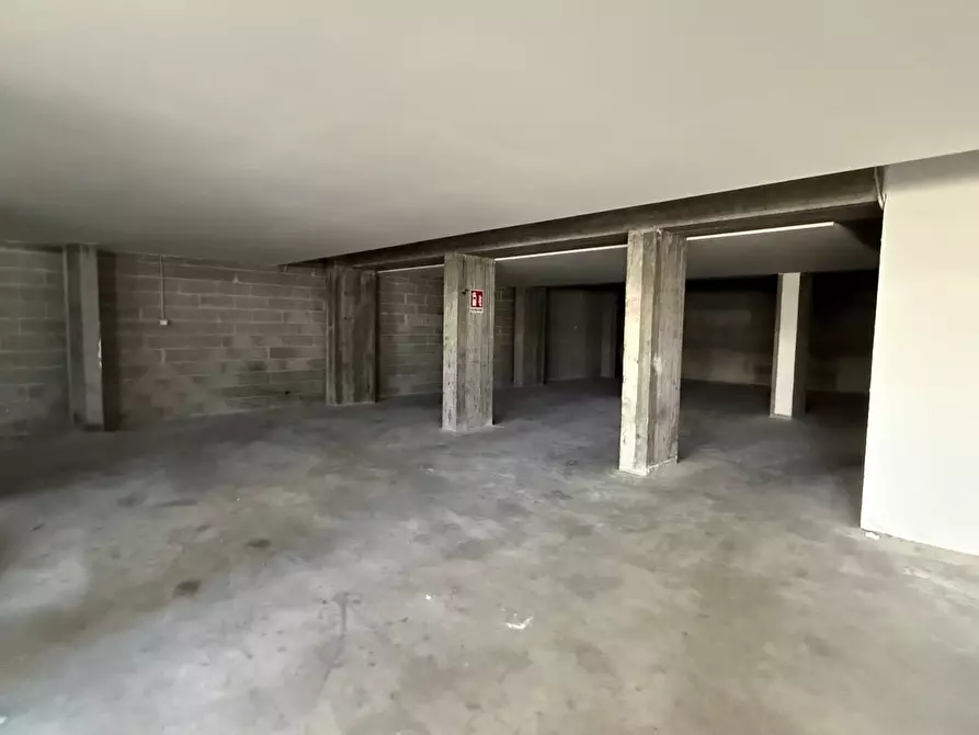 Immagine 10 di Magazzino in vendita  in corso Torino 34 a Asti