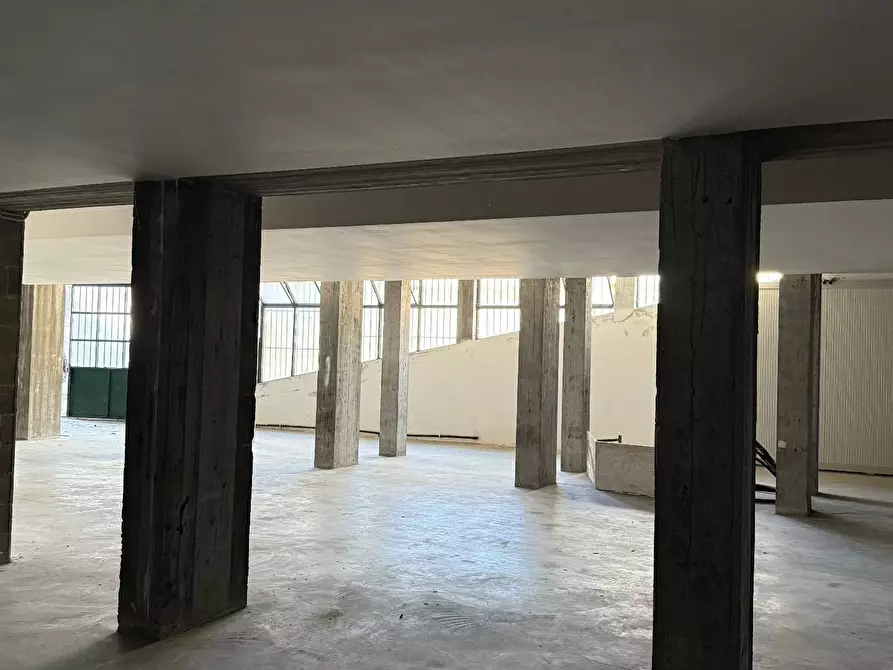 Immagine 14 di Magazzino in vendita  in corso Torino 34 a Asti