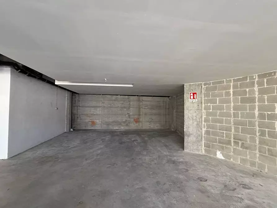 Immagine 15 di Magazzino in vendita  in corso Torino 34 a Asti