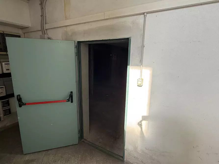 Immagine 17 di Magazzino in vendita  in corso Torino 34 a Asti