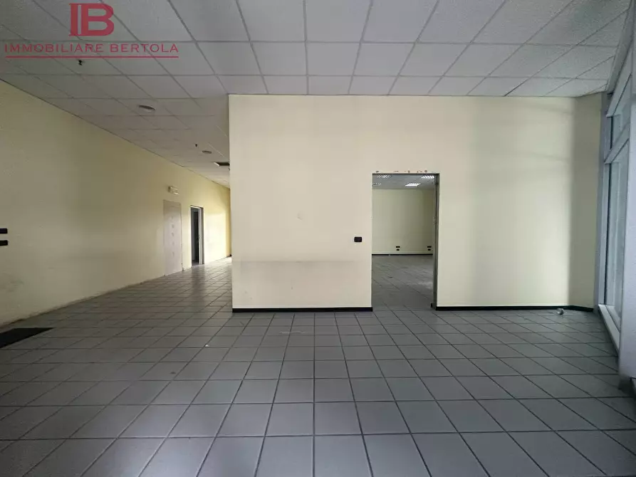 Immagine 15 di Ufficio in affitto  in VIA TORINO a Cuneo