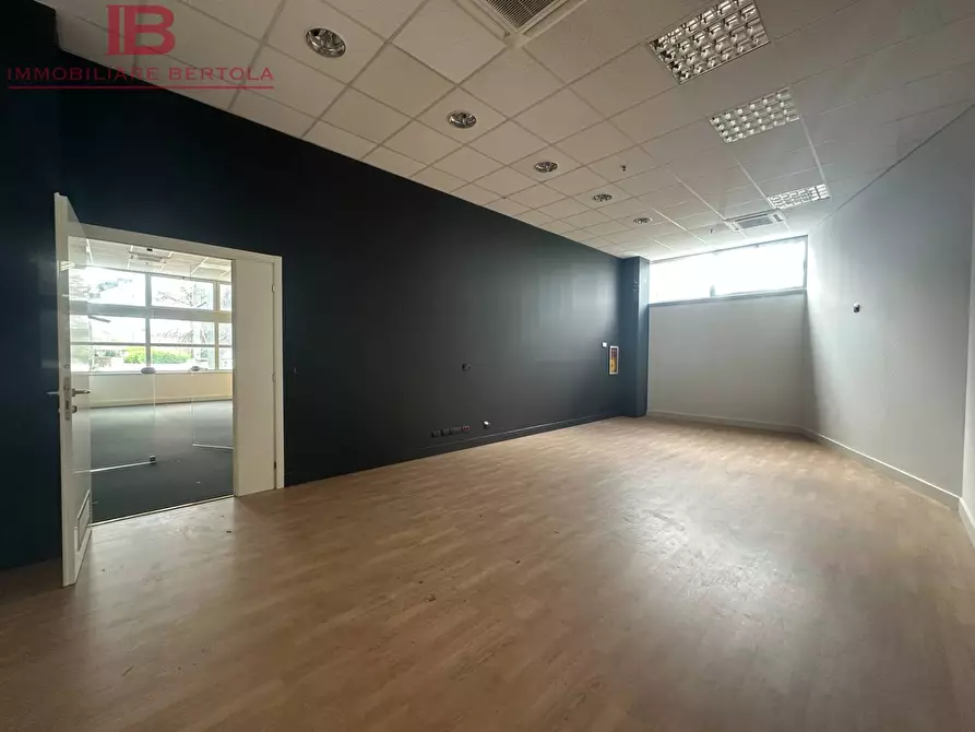 Immagine 35 di Ufficio in affitto  in VIA TORINO a Cuneo