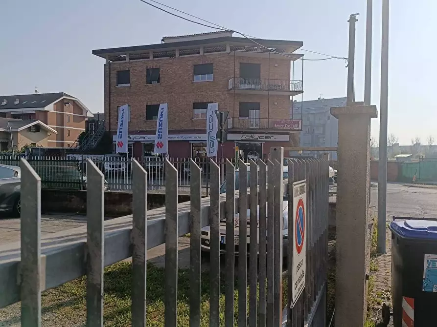 Immagine 18 di Ufficio in vendita  in Via dei Ciliegi 6 a Borgaro Torinese