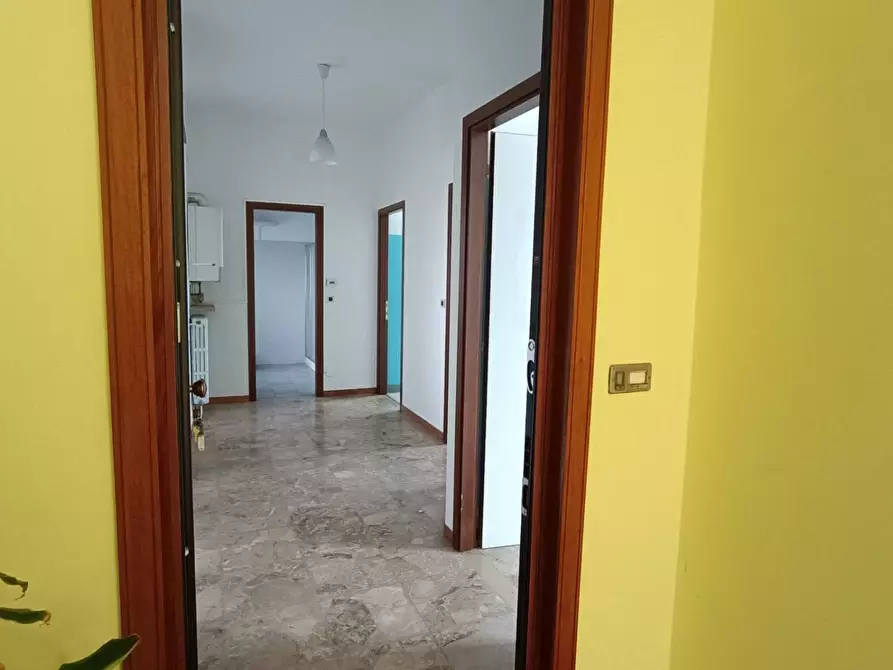 Immagine 3 di Ufficio in vendita  in Via Torino 23 a San Francesco Al Campo