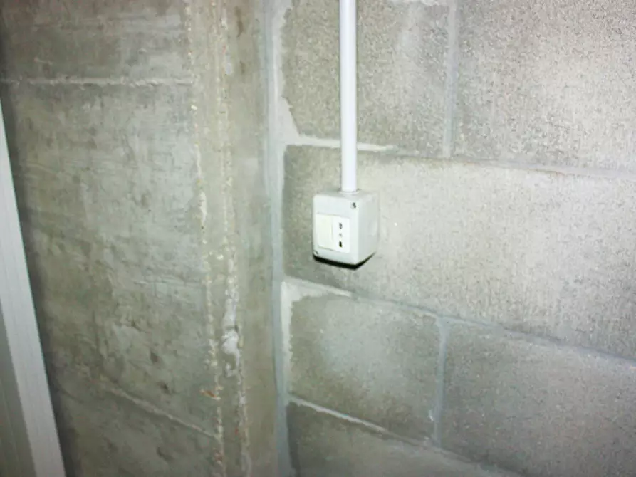 Immagine 9 di Box auto in vendita  in Via Mondrone 5 a Torino