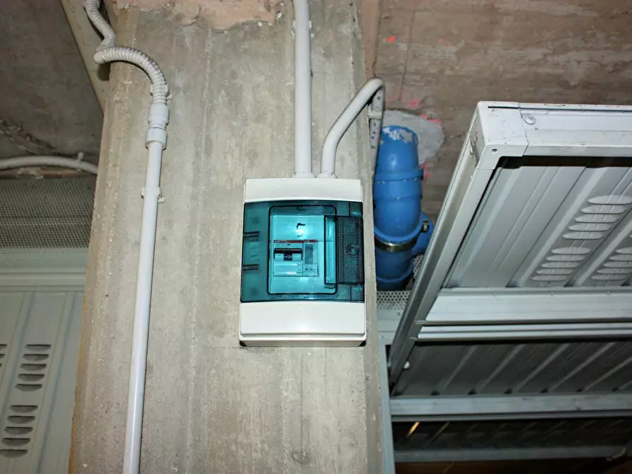 Immagine 10 di Box auto in vendita  in Via Mondrone 5 a Torino