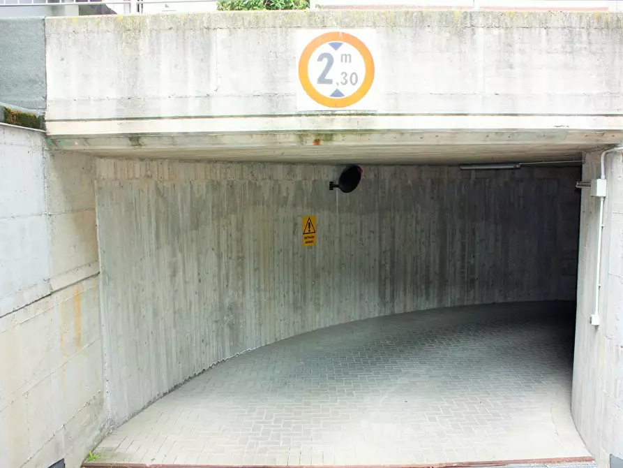 Immagine 12 di Box auto in vendita  in Via Mondrone 5 a Torino