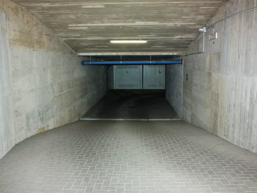 Immagine 13 di Box auto in vendita  in Via Mondrone 5 a Torino