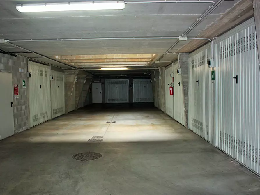 Immagine 15 di Box auto in vendita  in Via Mondrone 5 a Torino