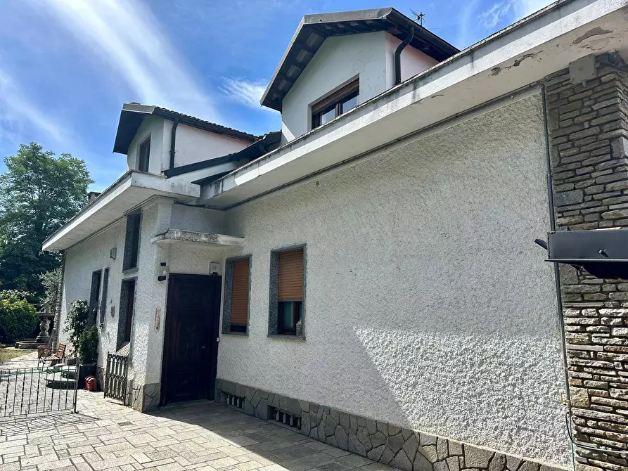 Immagine 3 di Appartamento in vendita  in Regione  Oviglia inferiore 3 a Lanzo Torinese