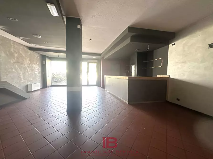 Immagine 8 di Locale commerciale in affitto  in via marmora 16 a Cuneo