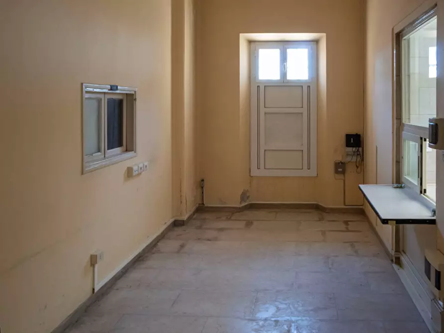 Immagine 15 di Ufficio in affitto  in Viale Matteotti a Imperia
