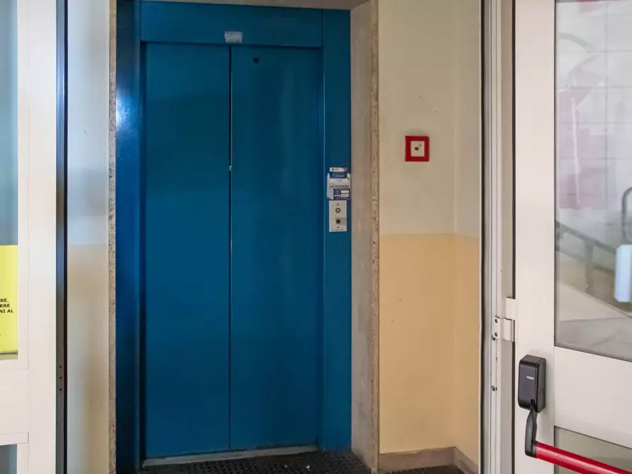 Immagine 13 di Ufficio in affitto  in Viale Matteotti a Imperia