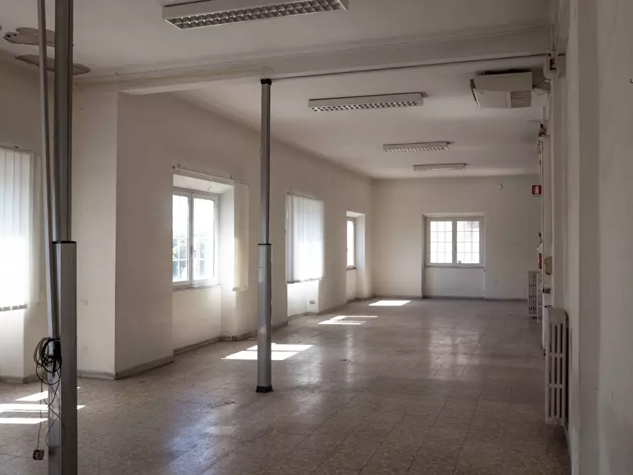 Immagine 10 di Ufficio in affitto  in Viale Matteotti a Imperia