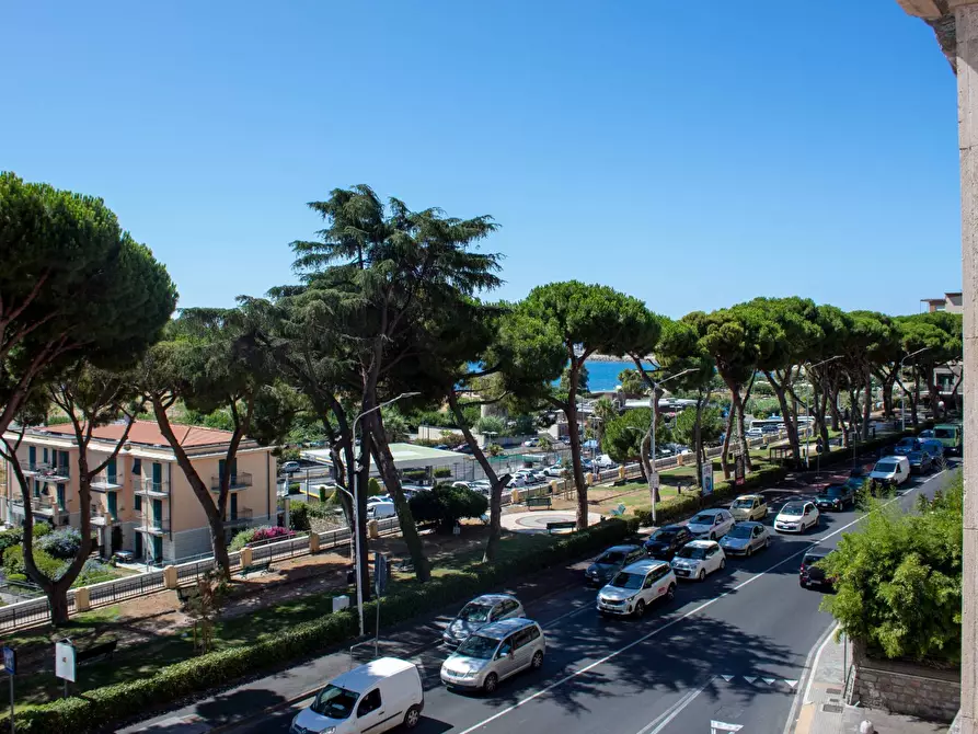 Immagine 28 di Ufficio in affitto  in Viale Matteotti a Imperia