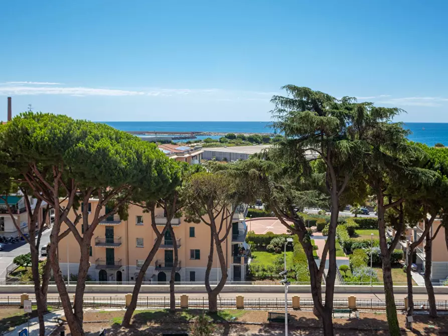 Immagine 30 di Ufficio in affitto  in Viale Matteotti a Imperia