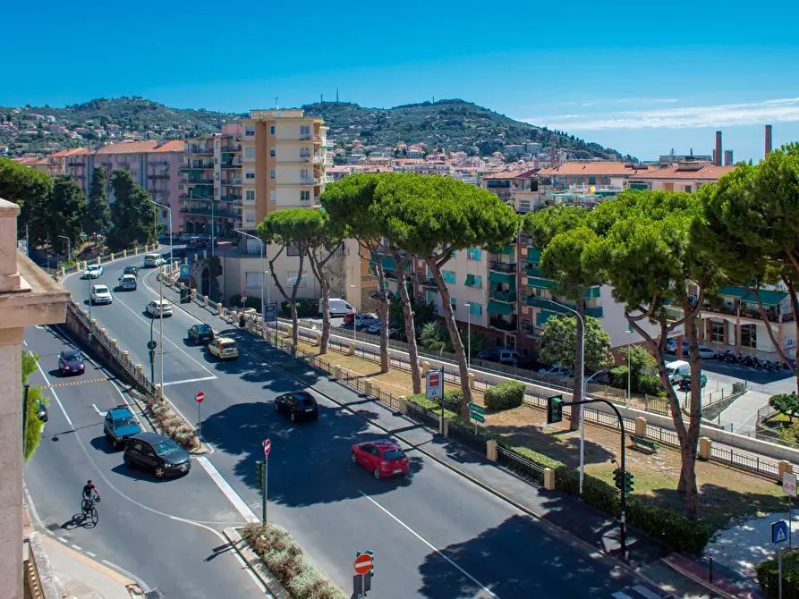 Immagine 31 di Ufficio in affitto  in Viale Matteotti a Imperia