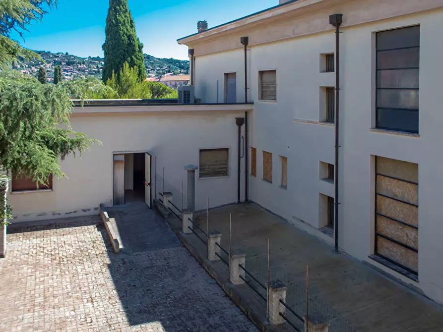 Immagine 32 di Ufficio in affitto  in Viale Matteotti a Imperia