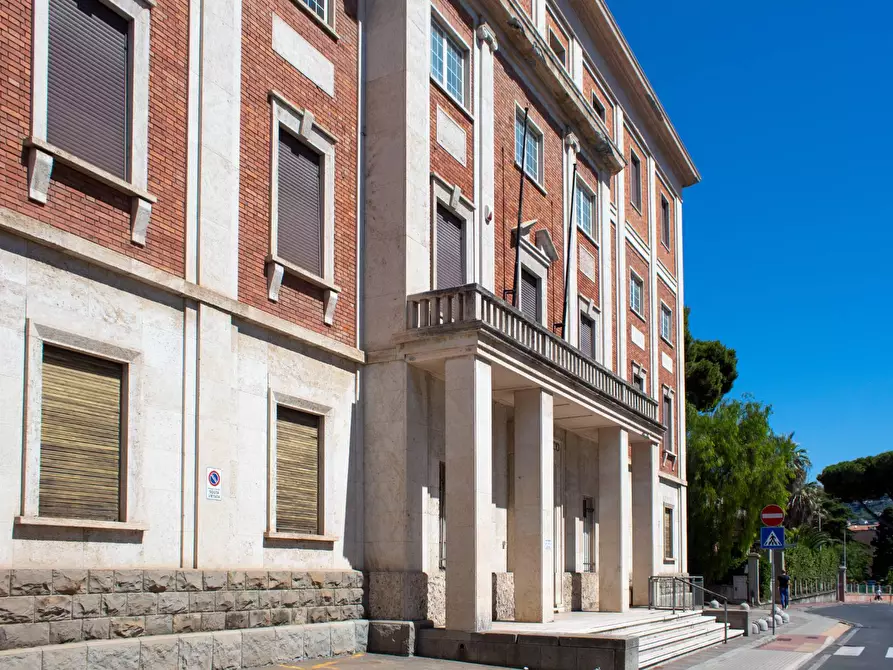 Immagine 37 di Ufficio in affitto  in Viale Matteotti a Imperia