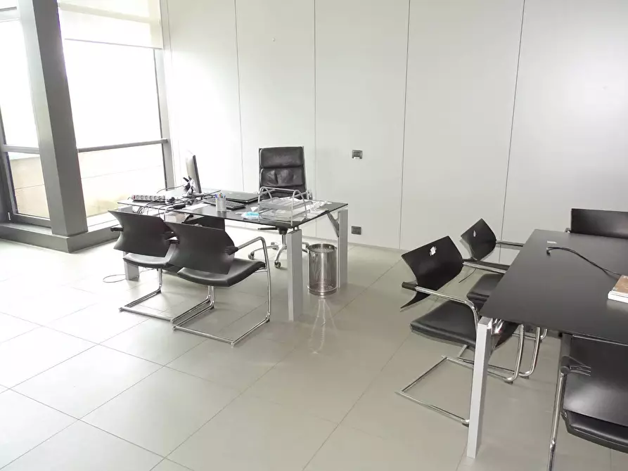 Immagine 11 di Ufficio in affitto  in Via Dell'industria 11 a Chieri